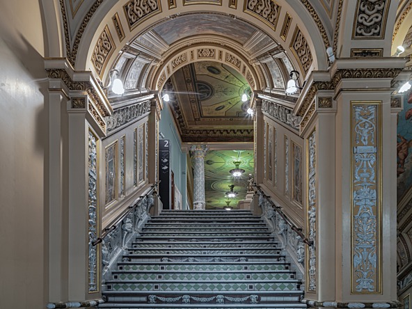 V&A